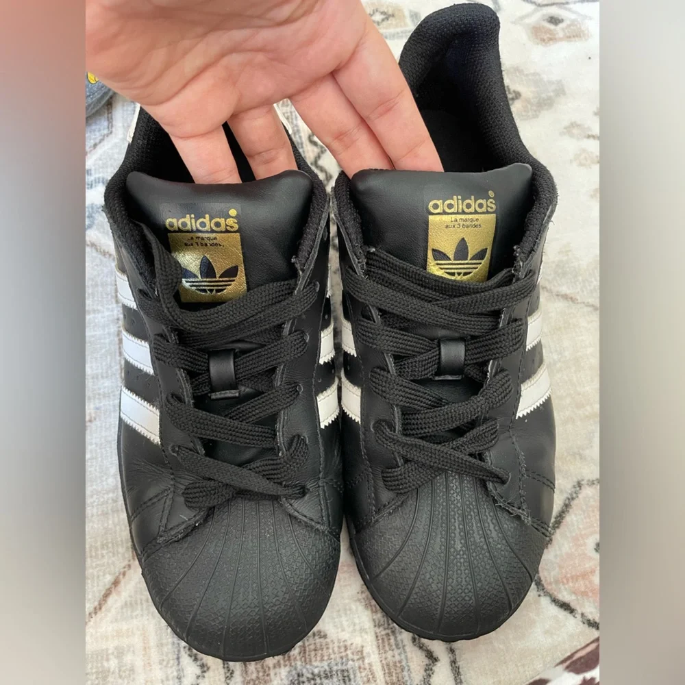 Adidas unisex Superstar Sneakers - Black with White Stripes